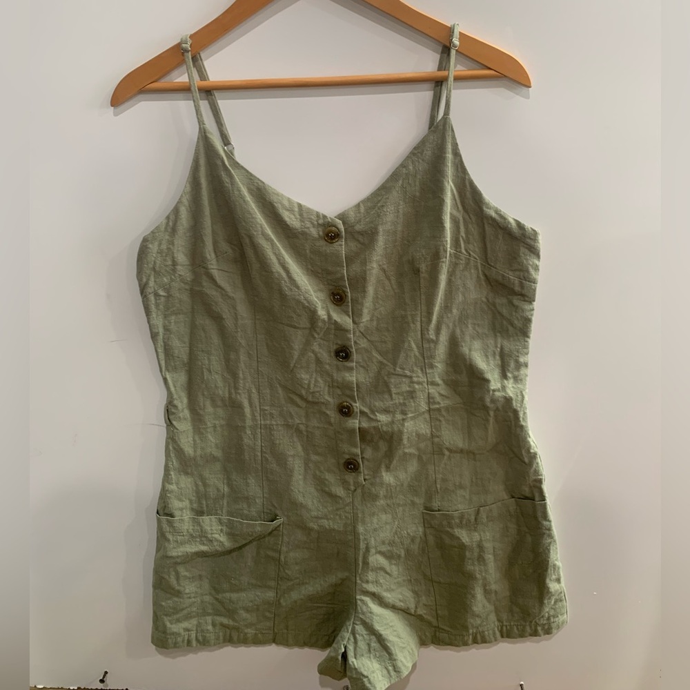 Nectar Olive Green Button-Down Women's Jumpsuit size L Vacation Style